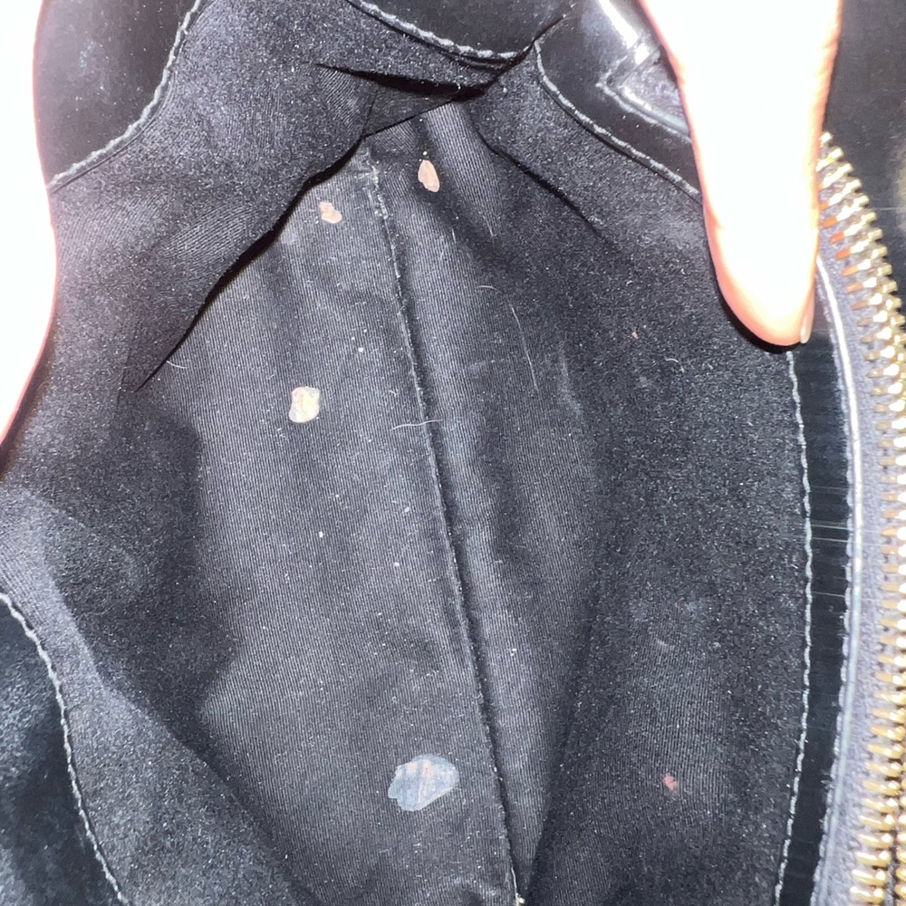 Saint Laurent - Loulou Small Leather Shoulder Bag - Black - Picture 8 of 15